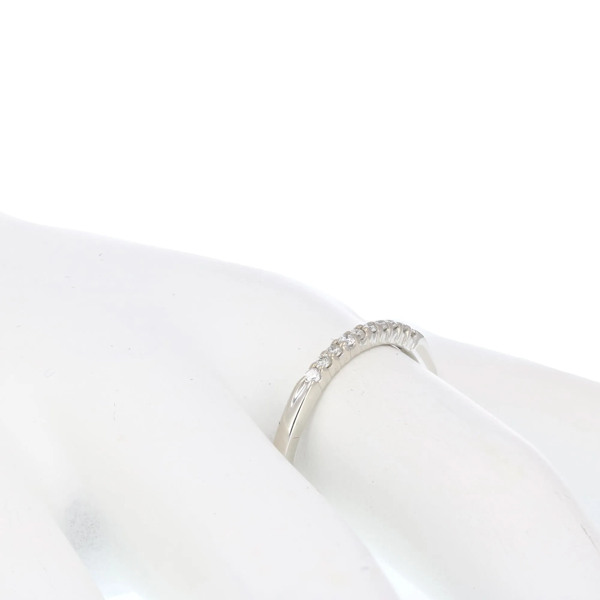 1/10 cttw Petite Diamond Wedding Band in 10k Gold