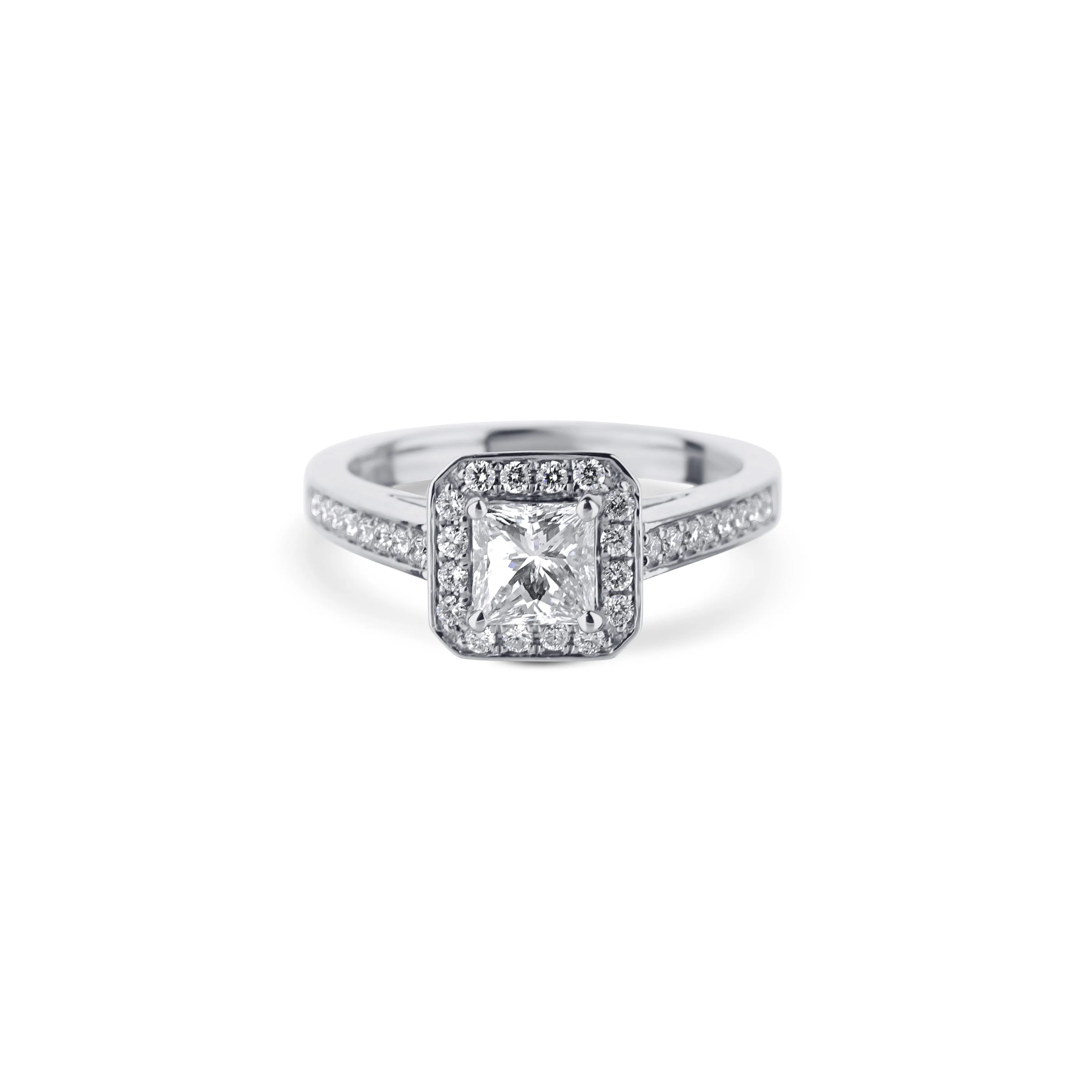 18K White Gold Ring With Princess Cut Diamond And Halo