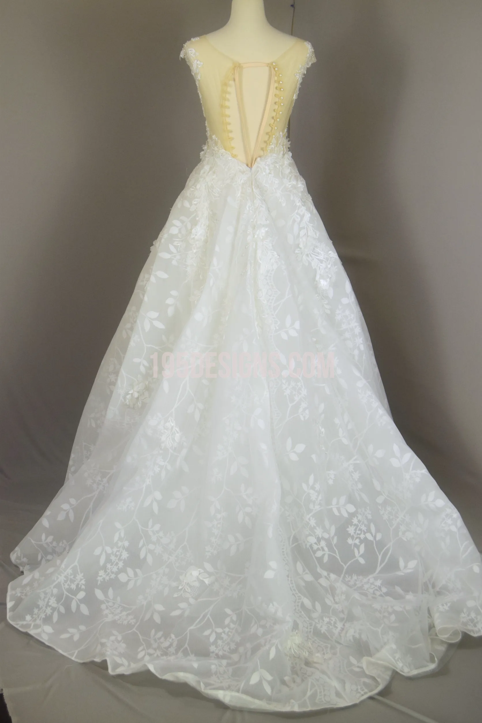 195 Designs White Garden Wedding Dress