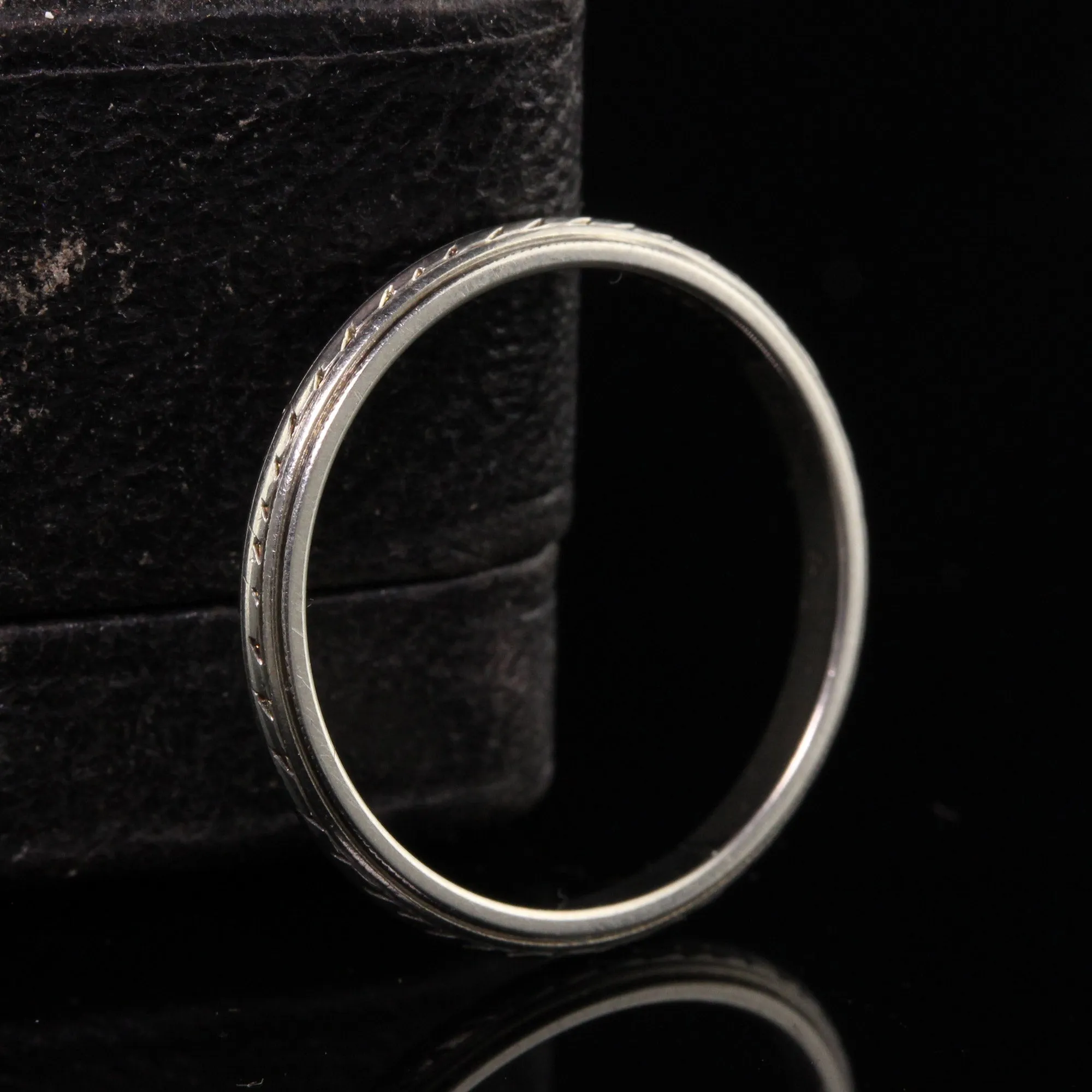 Antique Art Deco 18K White Gold Engraved Wedding Band - Size 6