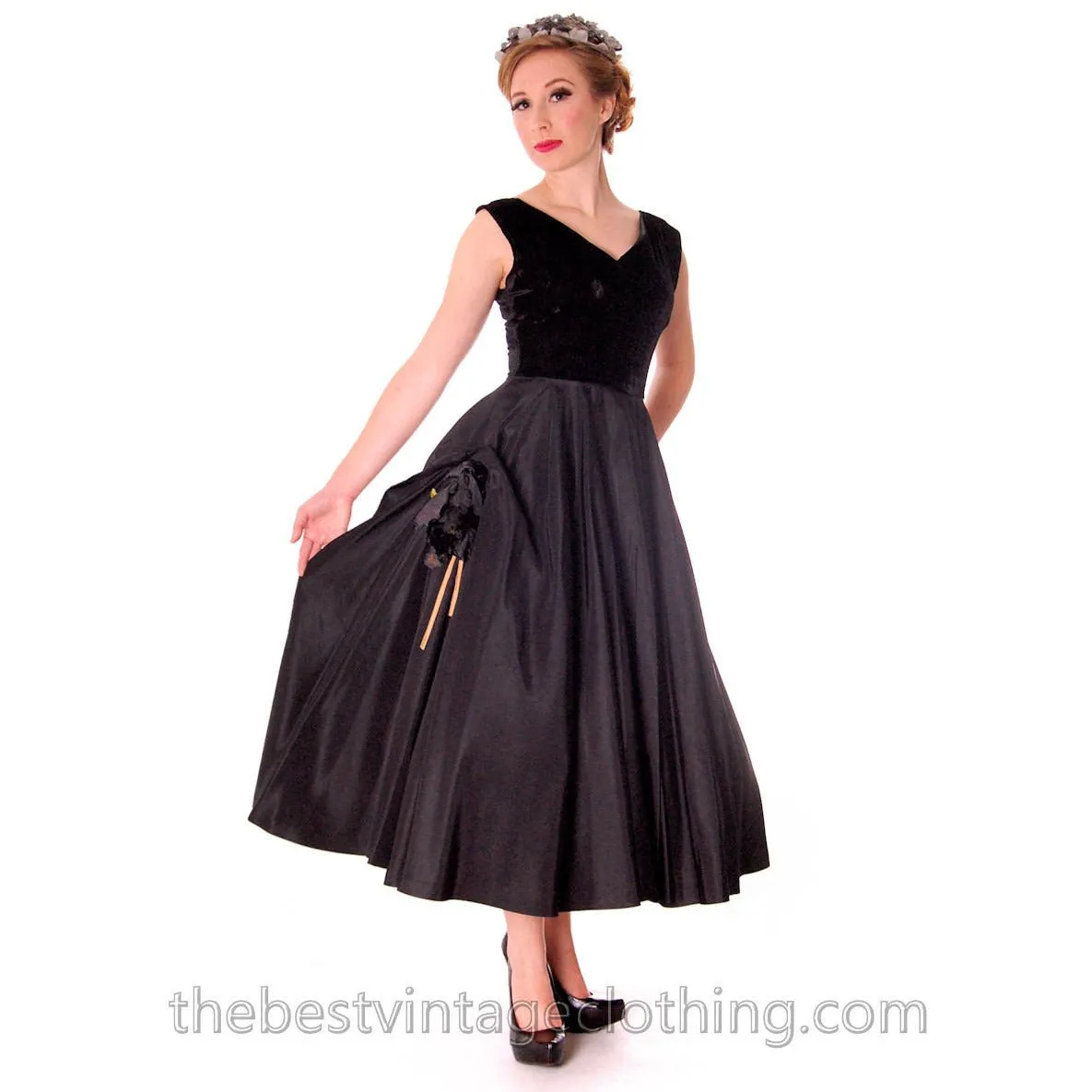 Black Velvet/Taffeta 1950s Party Gown Full Circle Vintage Dress w Rose 32-23-Free Small