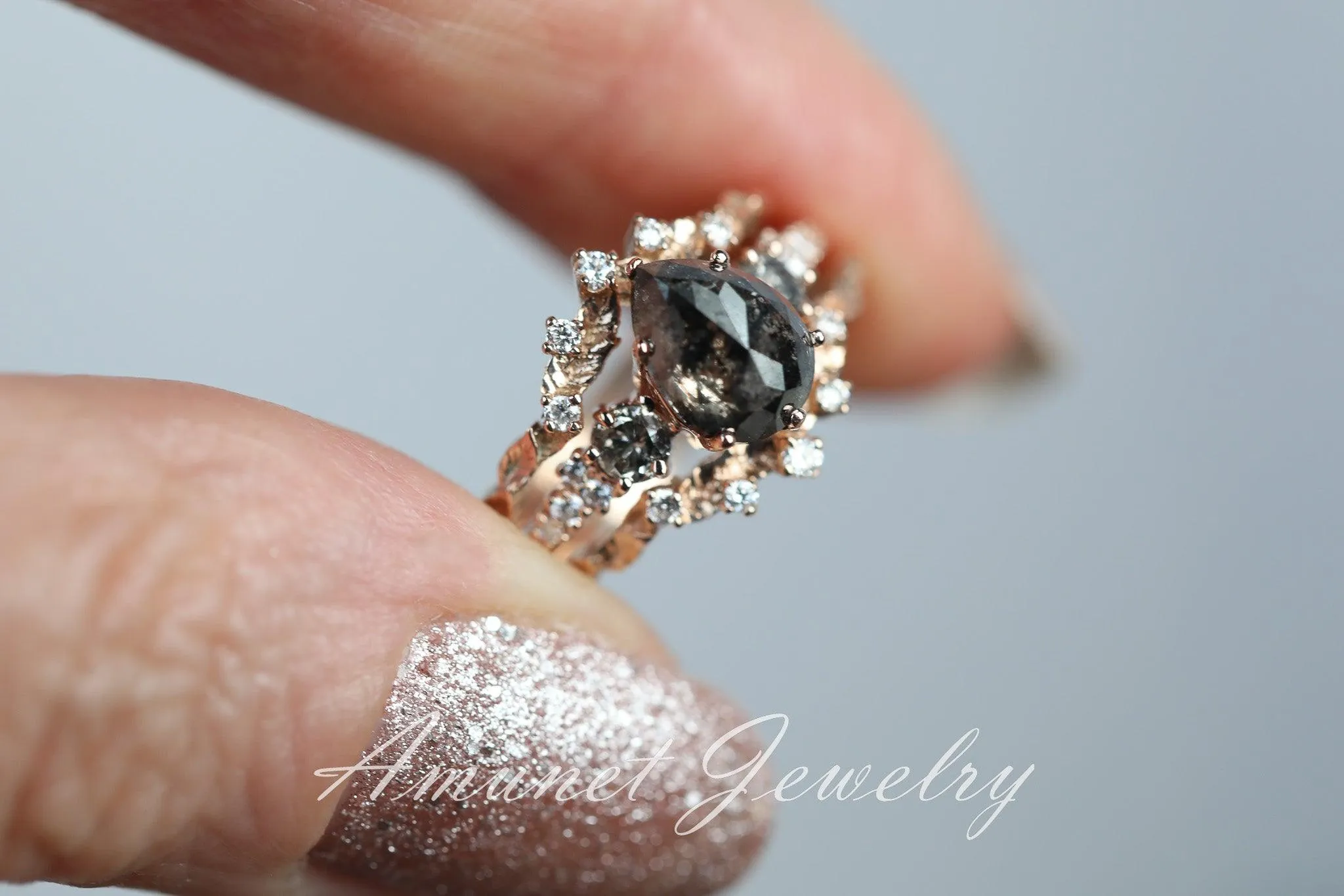 Elegant curved wedding band – A beautifully crafted and unique engagement and wedding ring