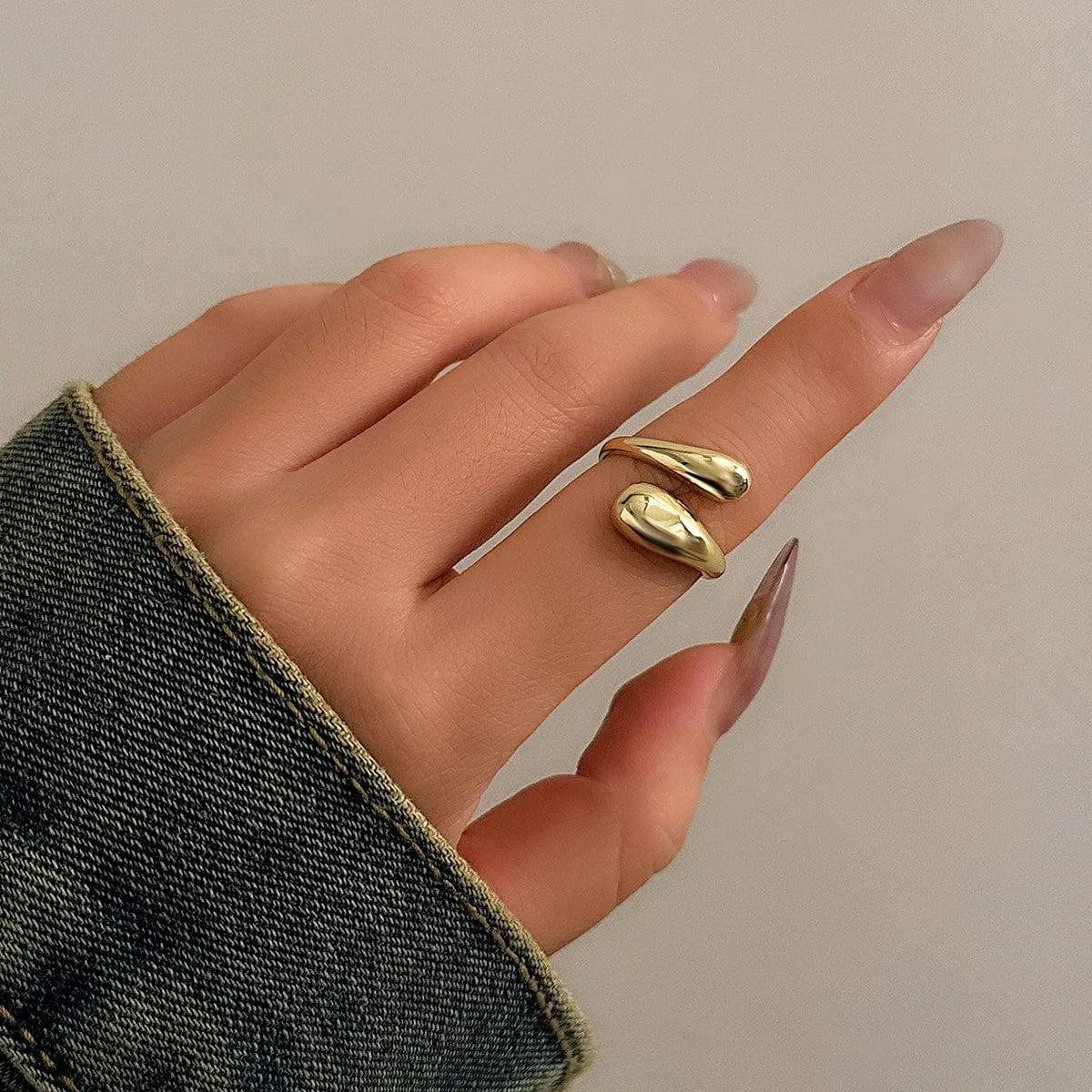 Geometric Irregular Curved Open Ring