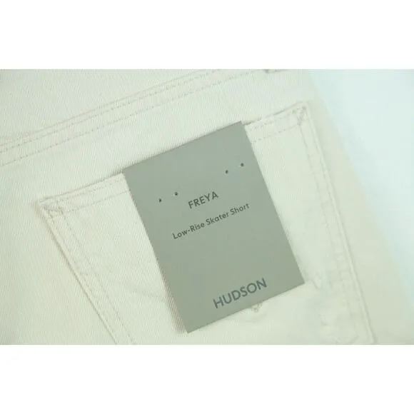 Hudson 27 Freya Low Rise Skater Short Jorts Minimal Casual Cream Coconut Girl