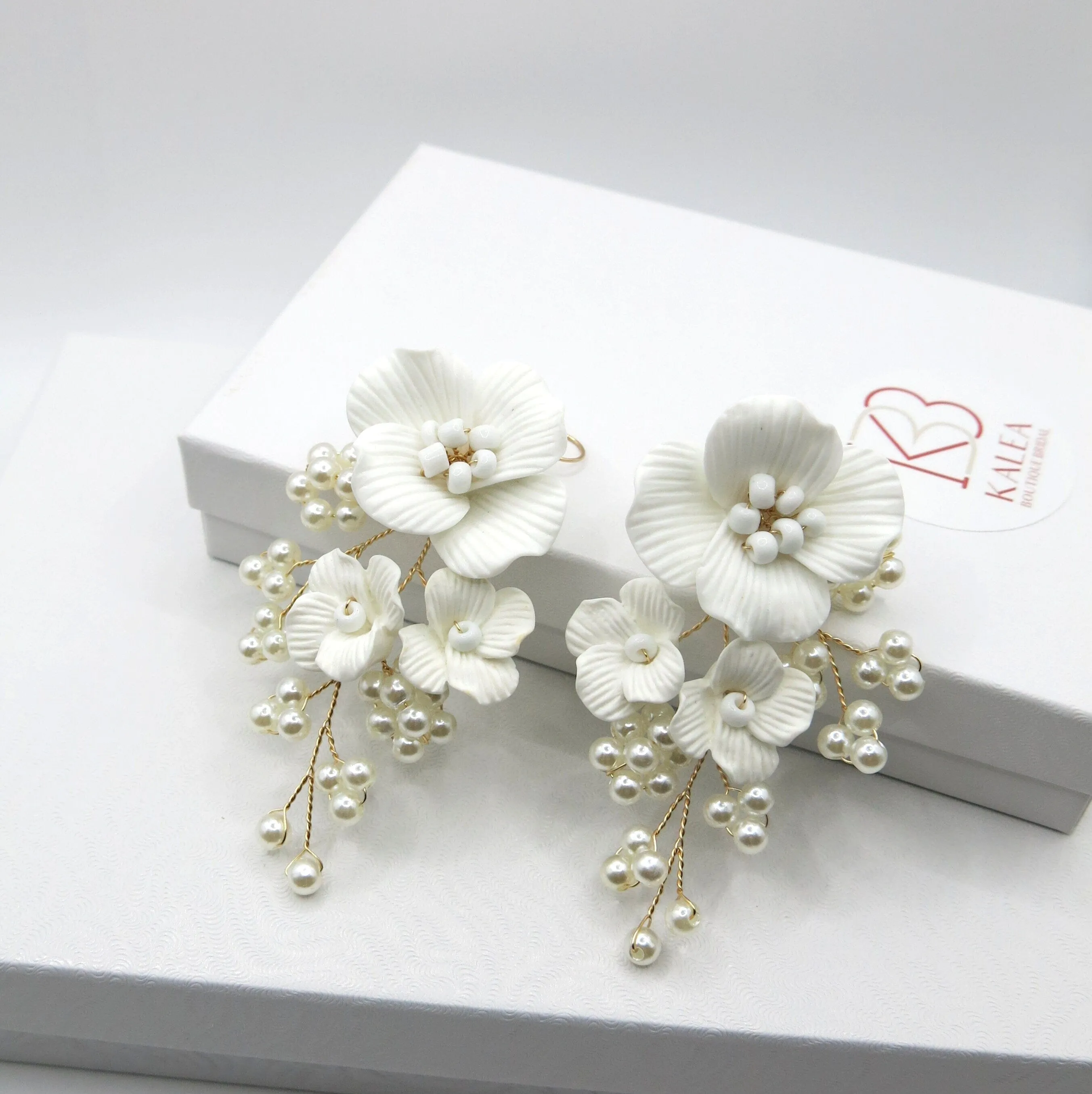 Large White Flower Dangle Earrings, Bridal Floral Earrings, Wedding Big Flower Pearl Statement Earrings