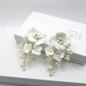 Large White Flower Dangle Earrings, Bridal Floral Earrings, Wedding Big Flower Pearl Statement Earrings