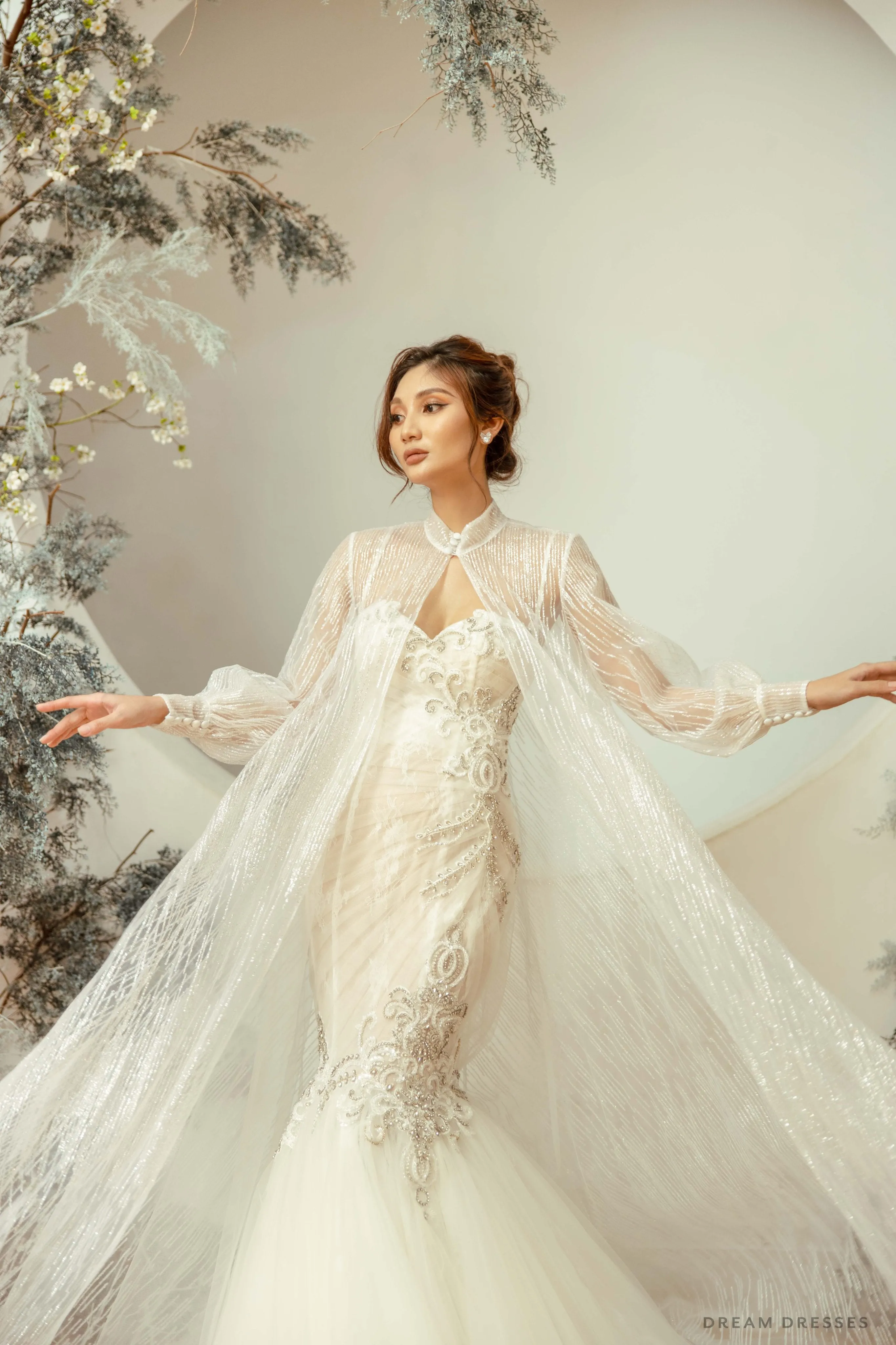 Long Sleeves Bridal Cape with Glittery Tulle (#CARLLA)