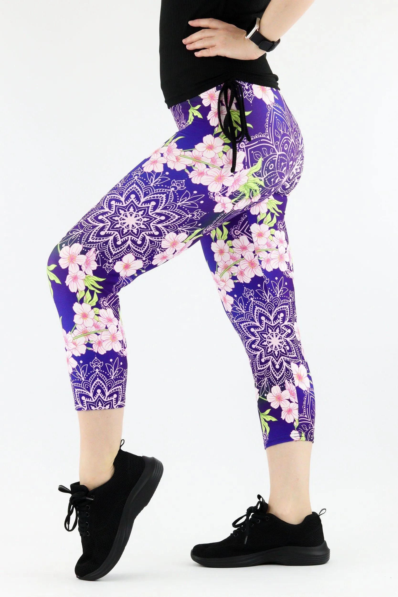 Mandala Bloom - Casual Capri Leggings
