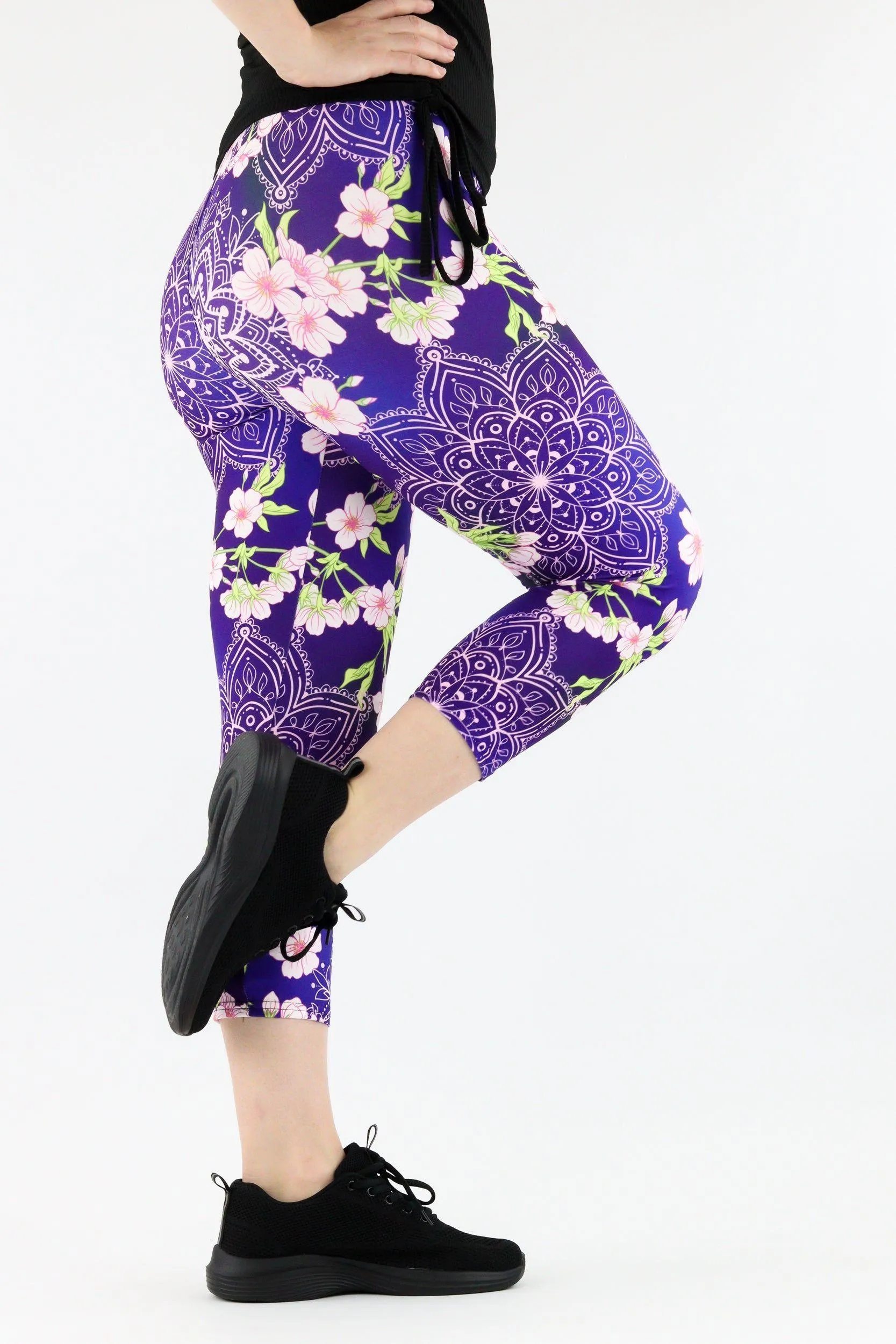 Mandala Bloom - Casual Capri Leggings