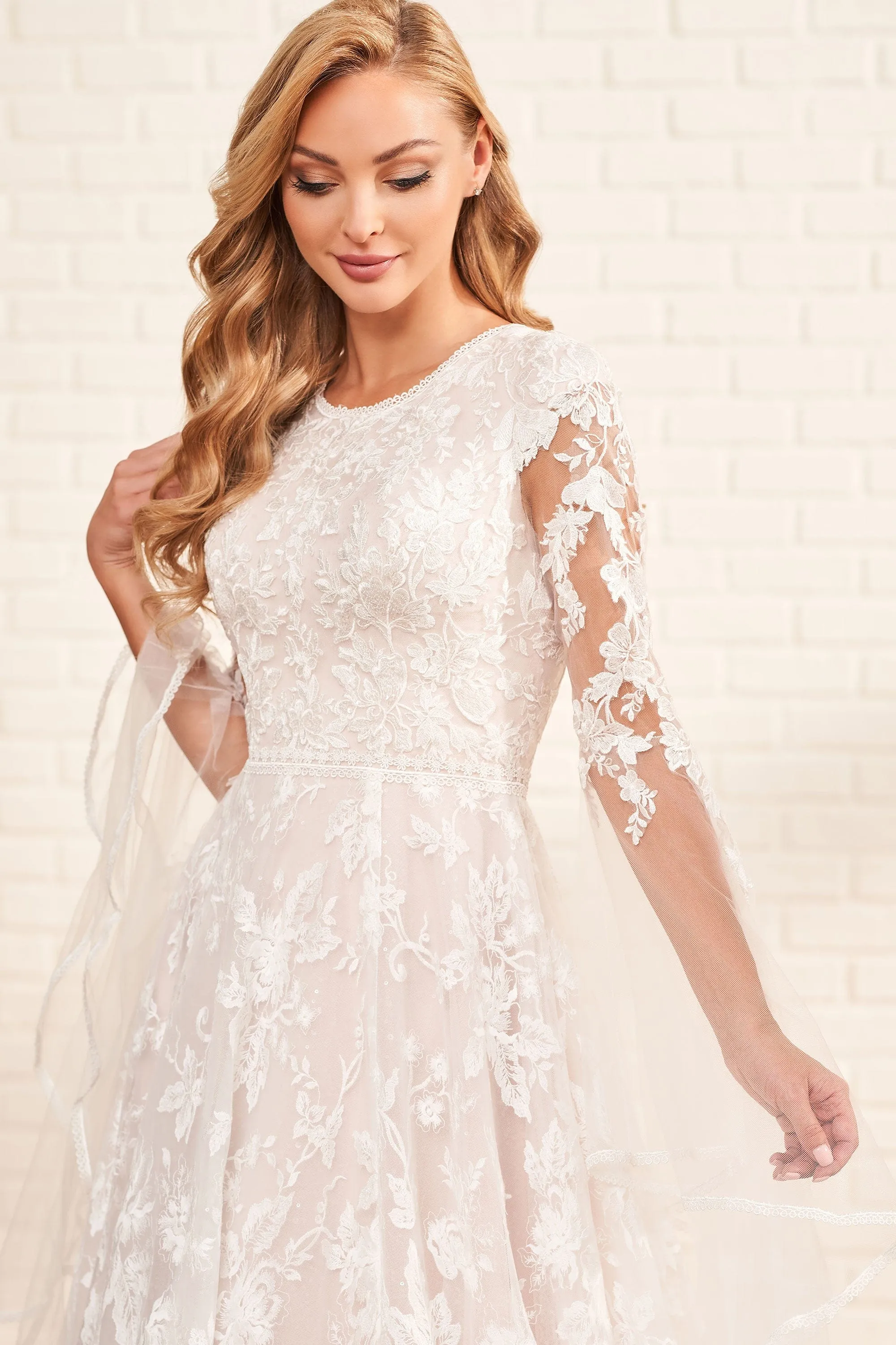 Modest by Mon Cheri: MOD1817