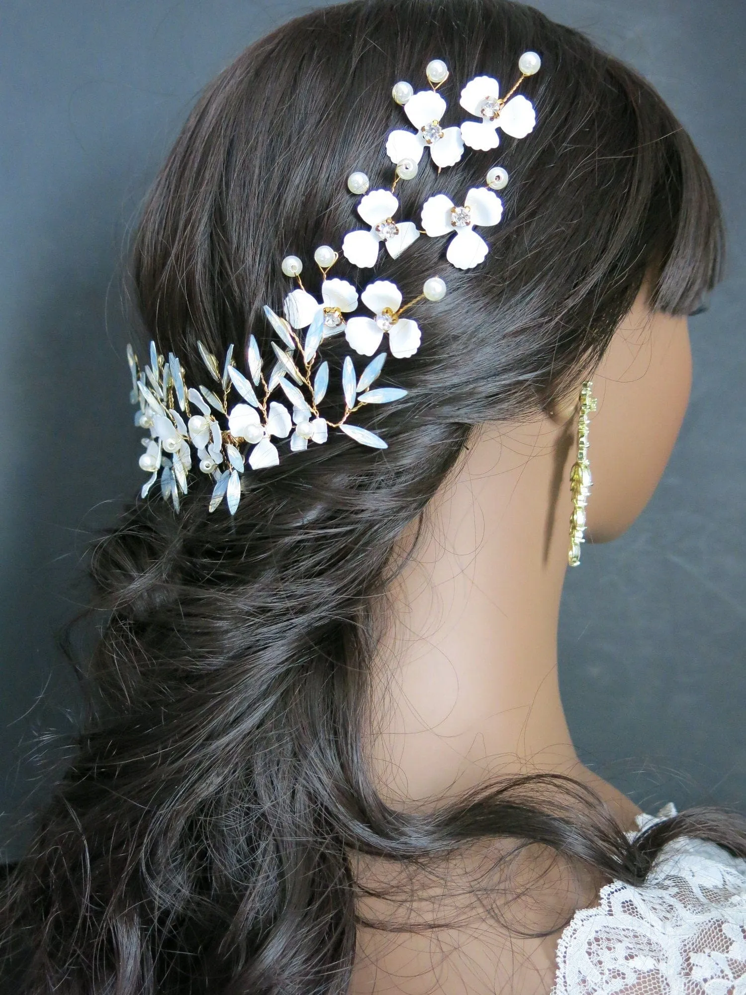 Opal White Flower Hair Comb, Bridal Opal Crystal Headpiece, Wedding Floral Gold Hairpiece