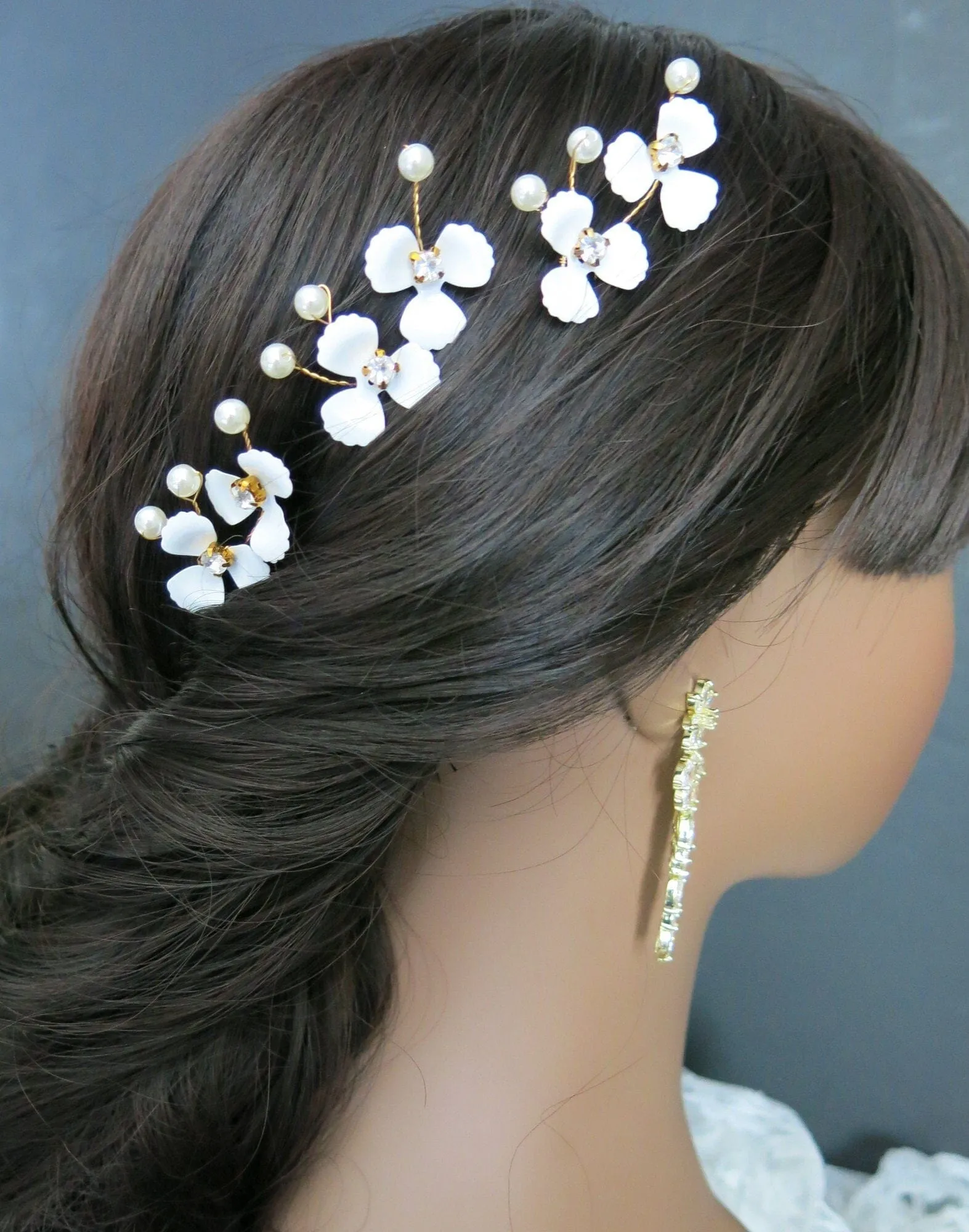 Opal White Flower Hair Comb, Bridal Opal Crystal Headpiece, Wedding Floral Gold Hairpiece