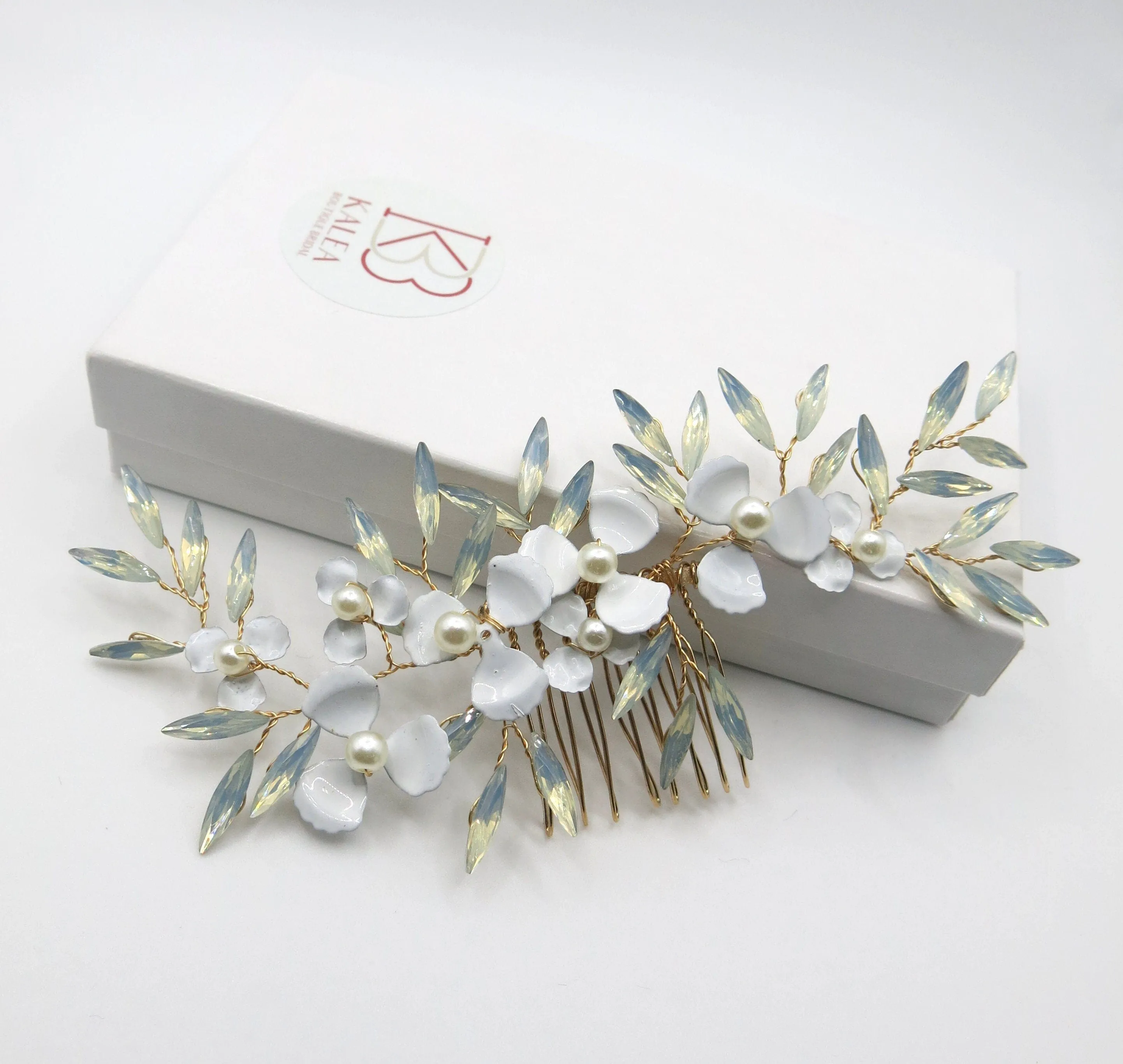 Opal White Flower Hair Comb, Bridal Opal Crystal Headpiece, Wedding Floral Gold Hairpiece