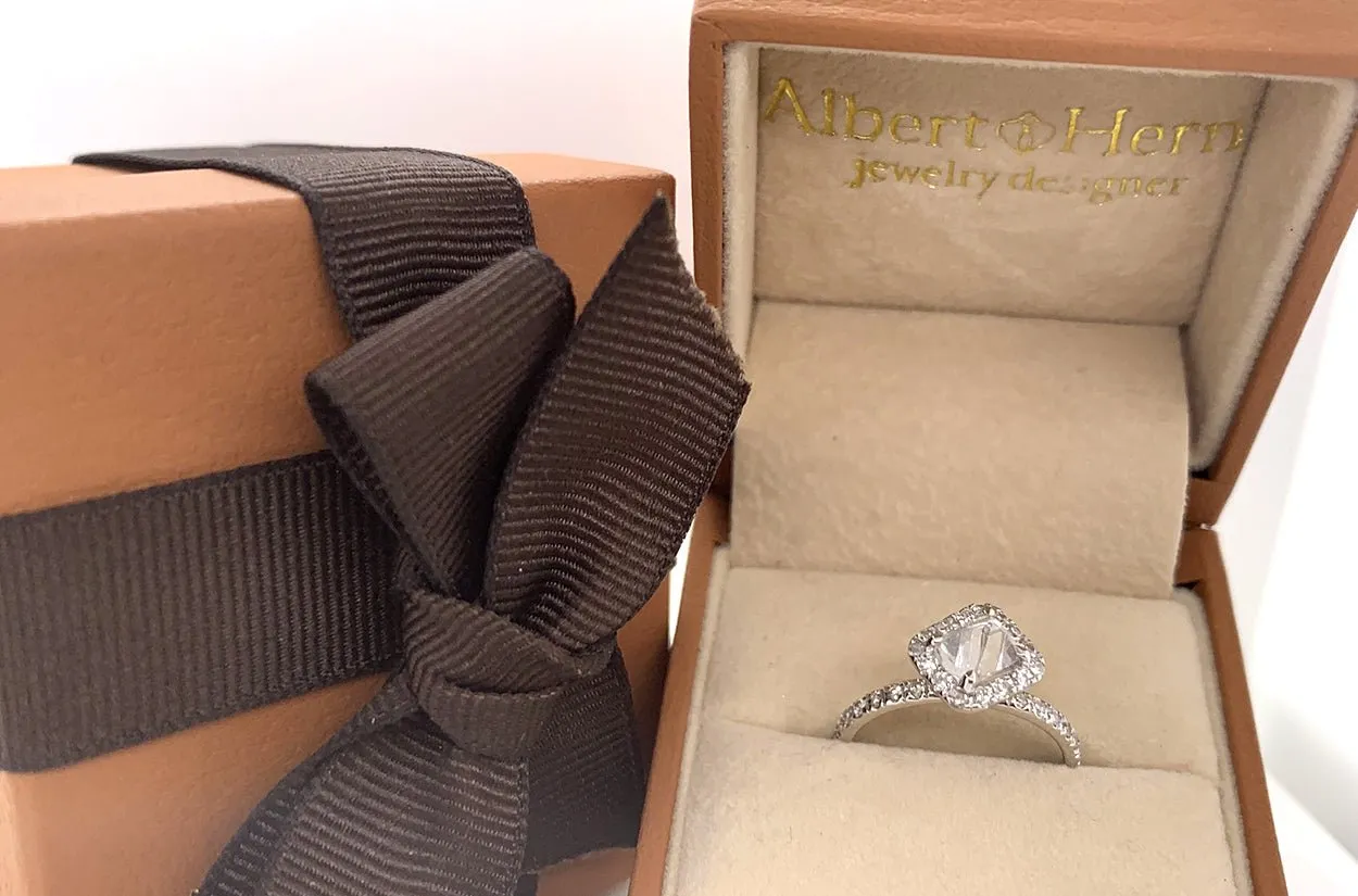 Ring 18kt White Gold & Rough Diamond