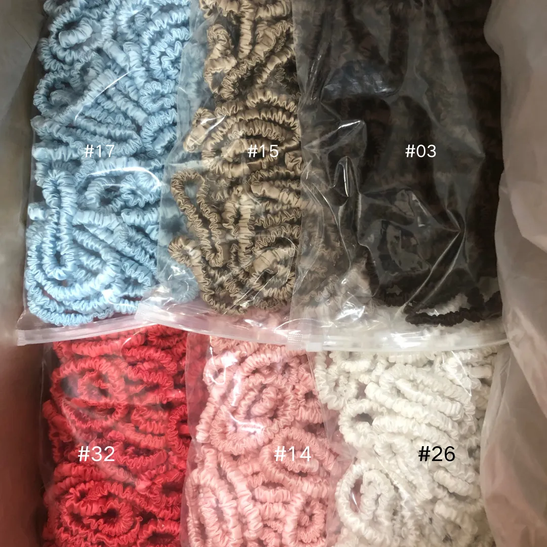 Scarlet silk scrunchies mini