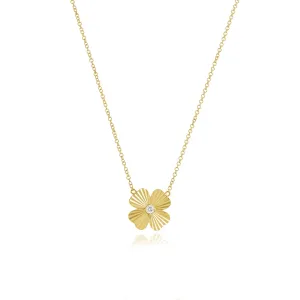 Striped Clover Center Diamond Necklace