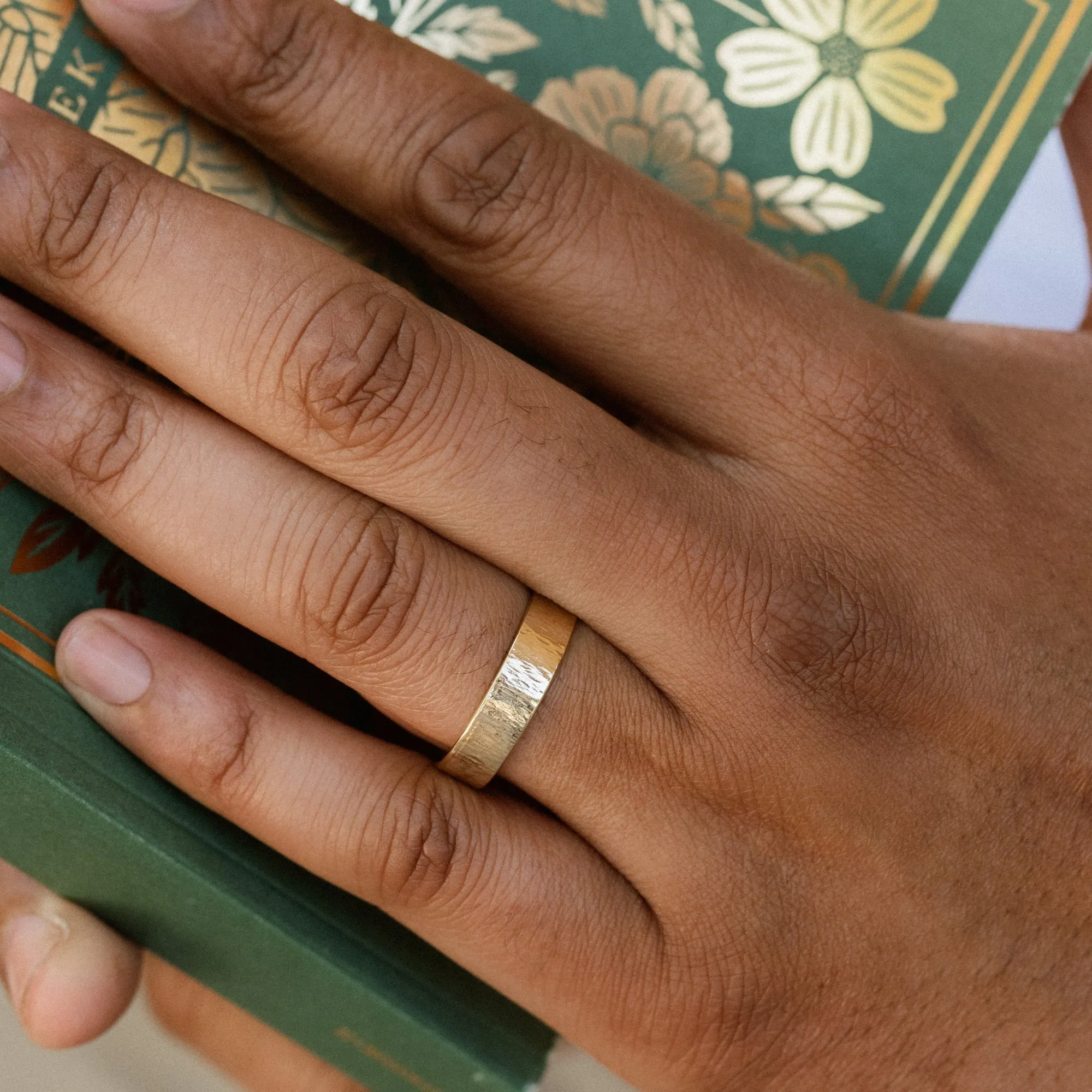 The Alder | Men's Tree Bark Textured White Gold Wedding Band