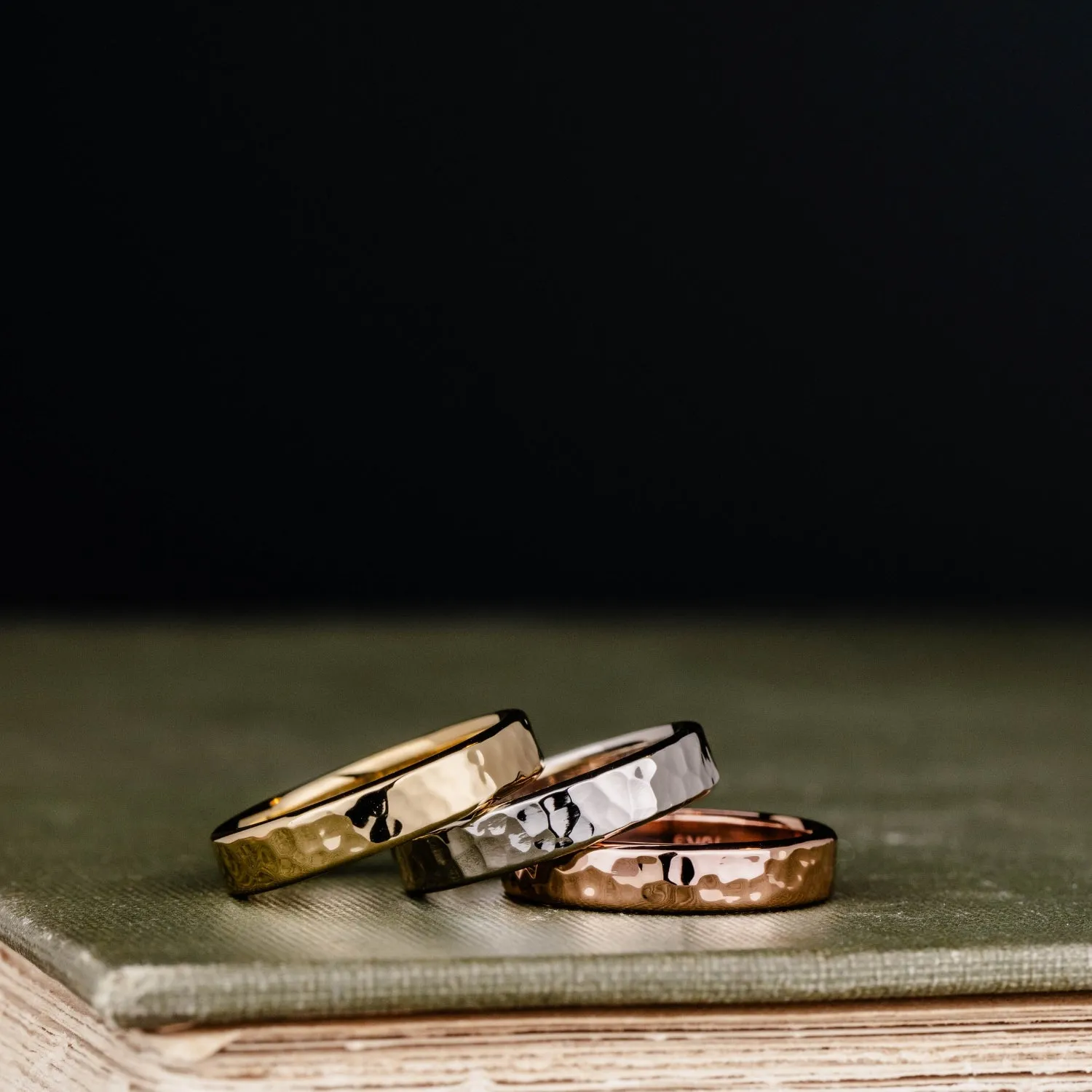 The Edisto | 3mm & 4mm Women's Hammered White Gold Wedding Band