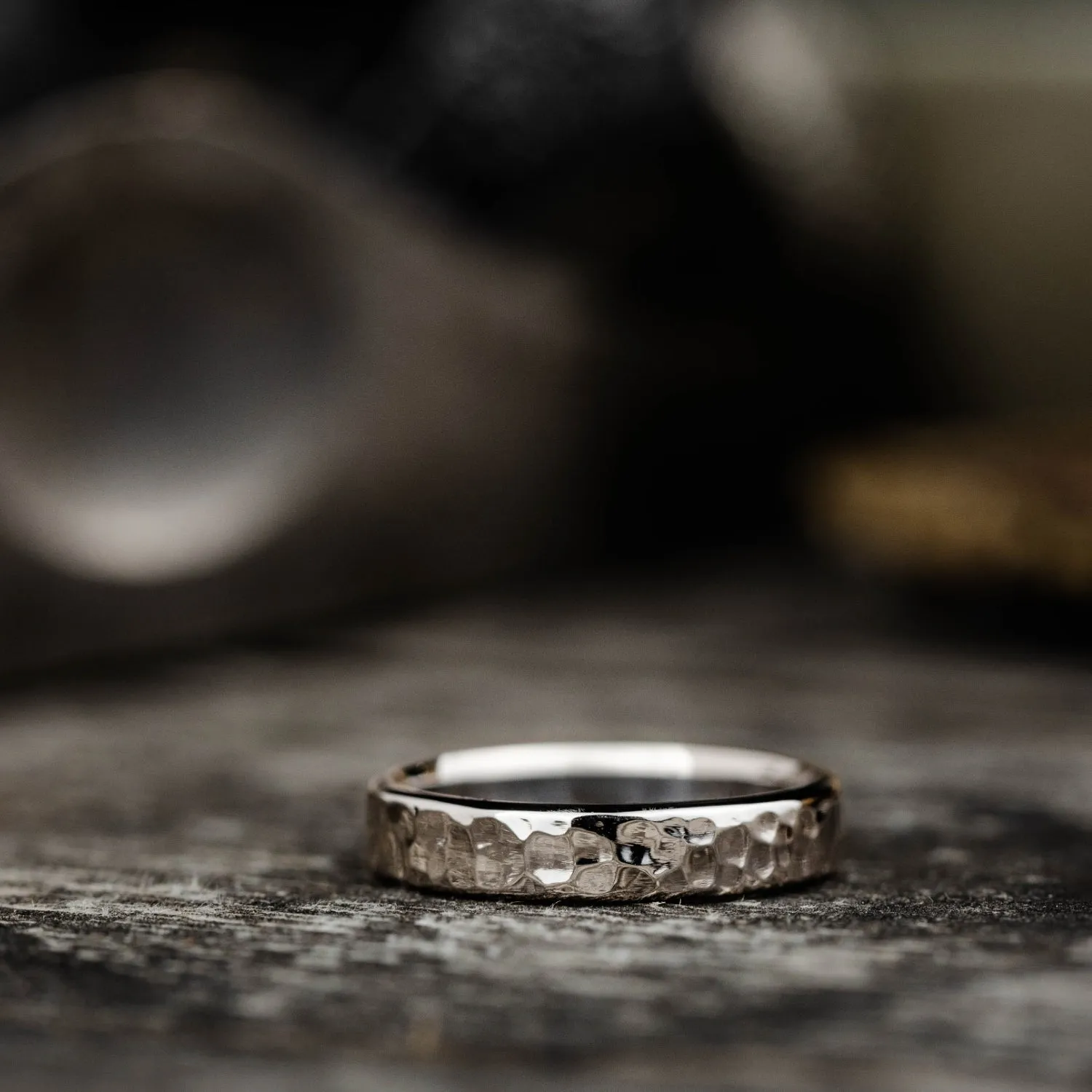 The Edisto | 3mm & 4mm Women's Hammered White Gold Wedding Band