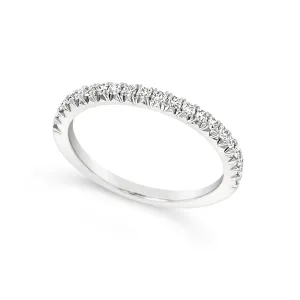 Twenty-One Round Prong Set Diamond Wedding Band - .26 carat t.w.