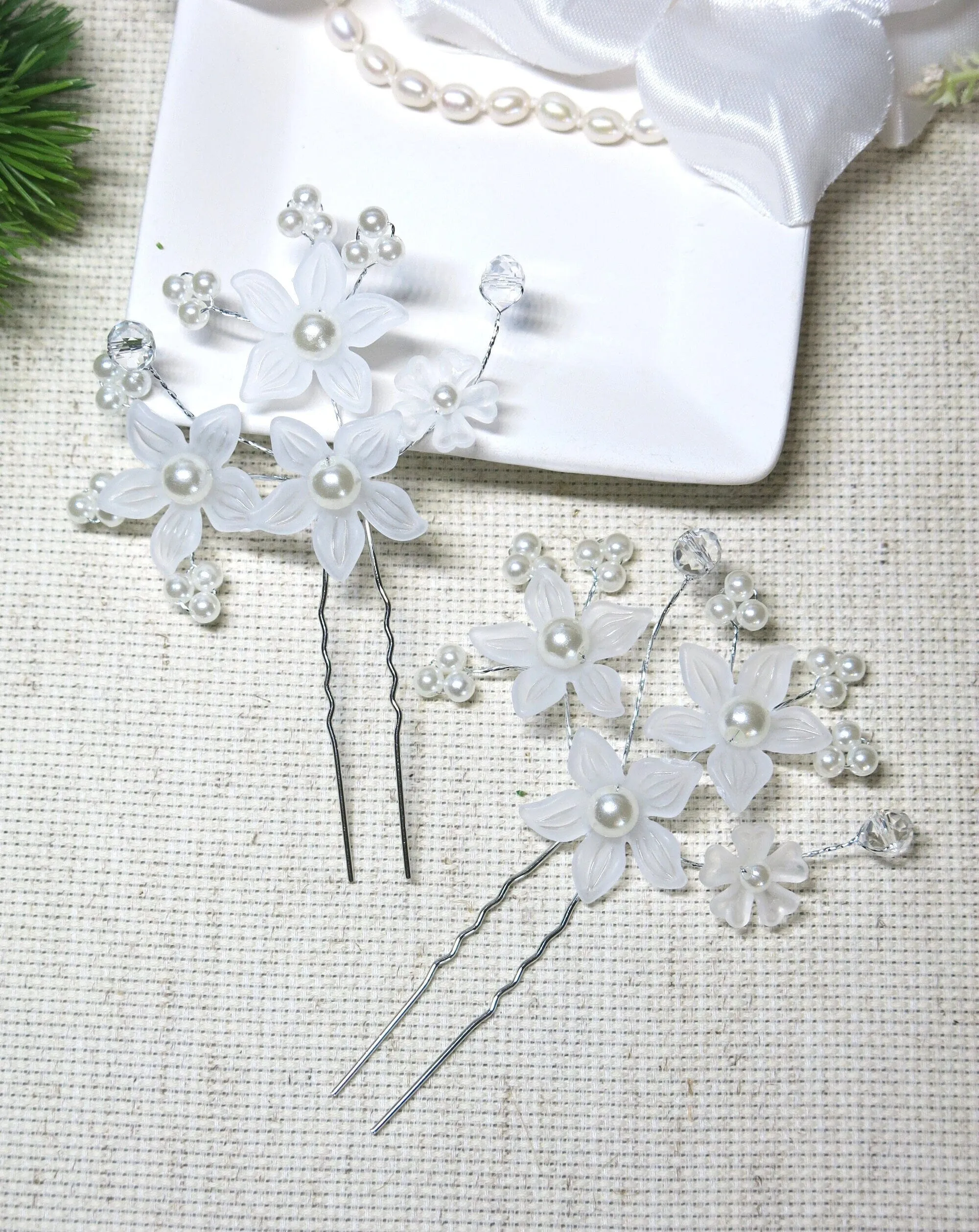 White Floral Bridal 2 PC Hair Pin Set, Wedding Party Pearl Flower Hairpin Hairpiece Set