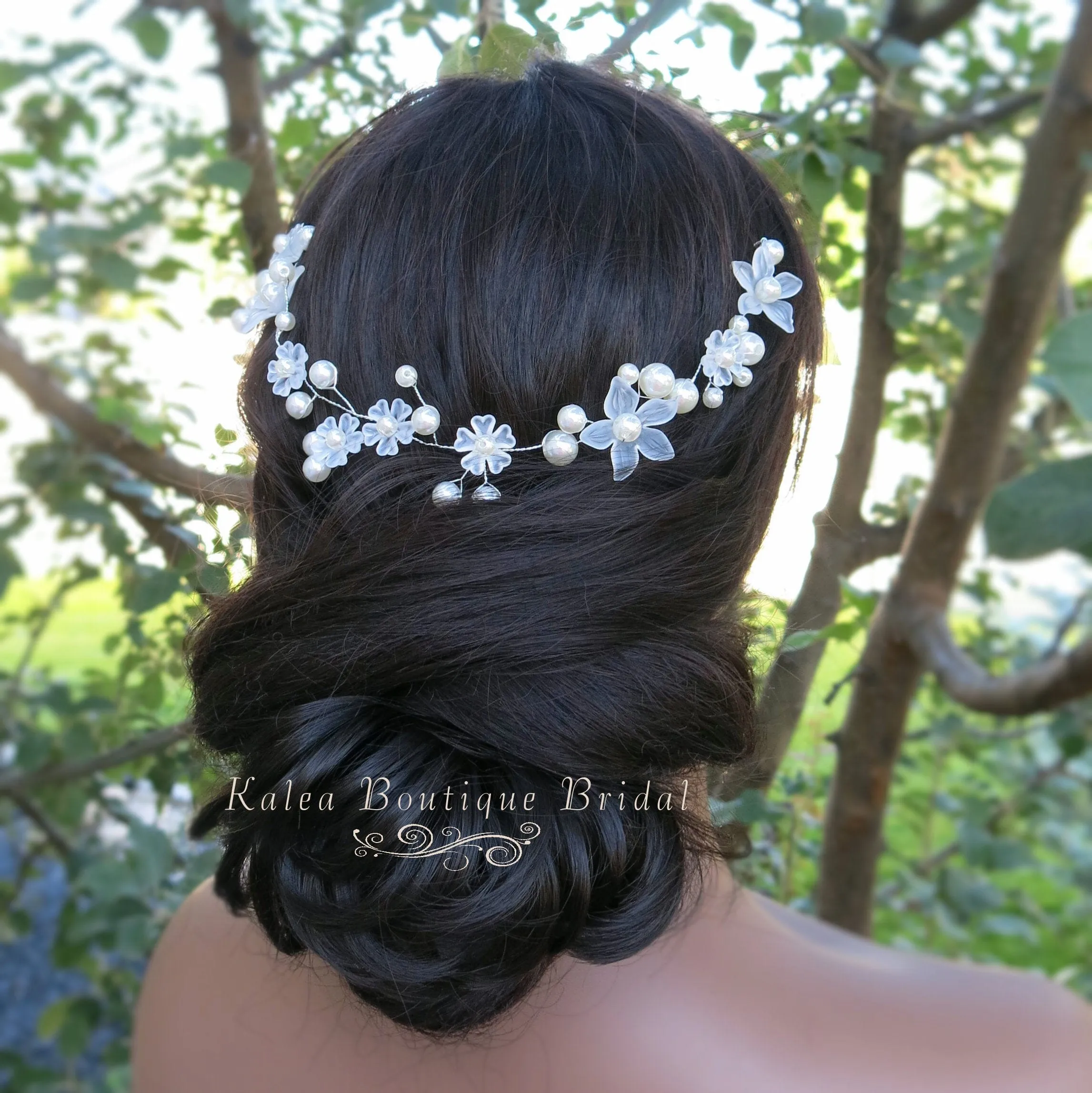 White Flower Pearl Wire Headband, Wedding Silver Wire Headband, Bridal Floral Tiara Head Wreath
