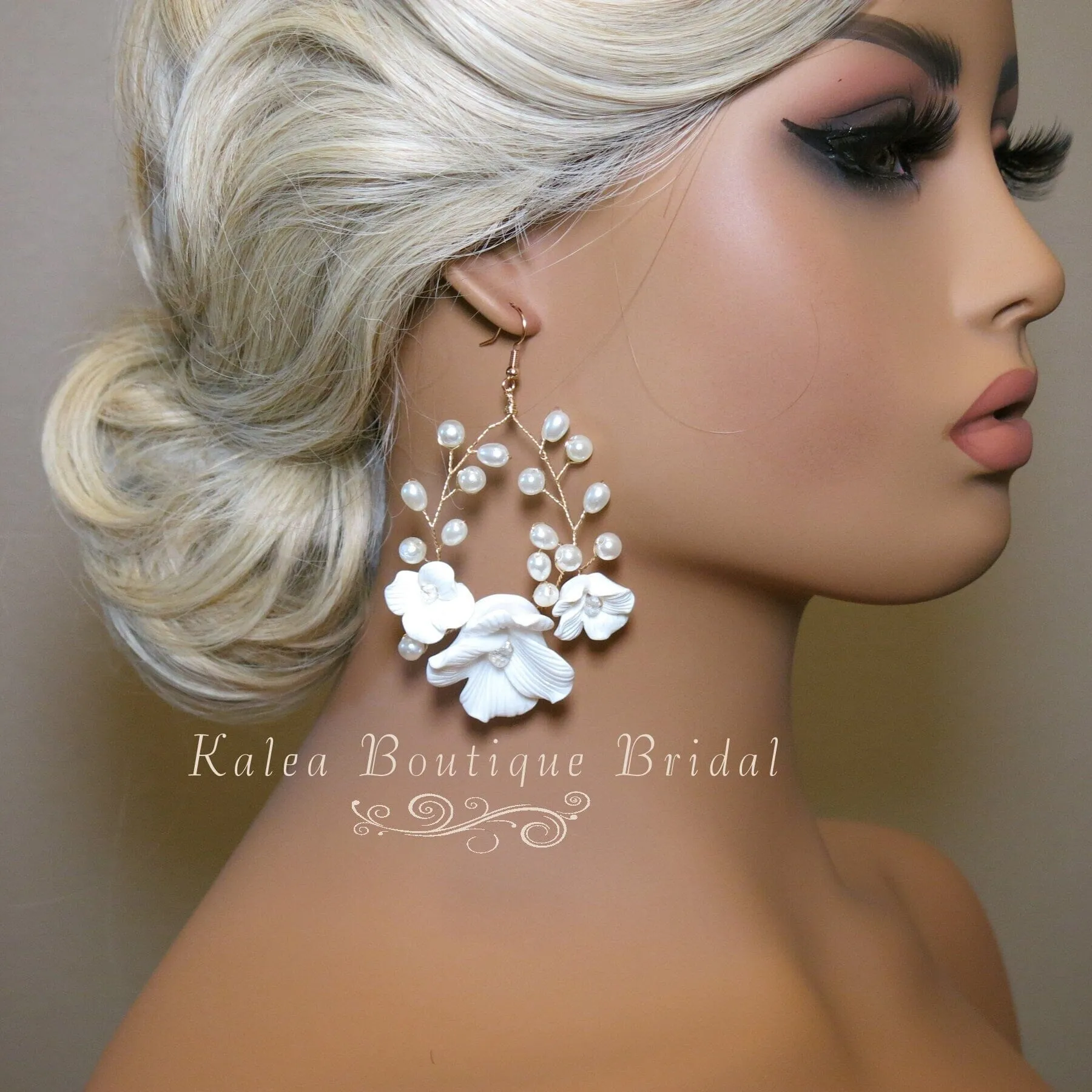 White Large Flower Dangle Hoop Earrings, Bridal Floral Hooped Earrings, Wedding Flower Pearl Wire Hoop Earrings