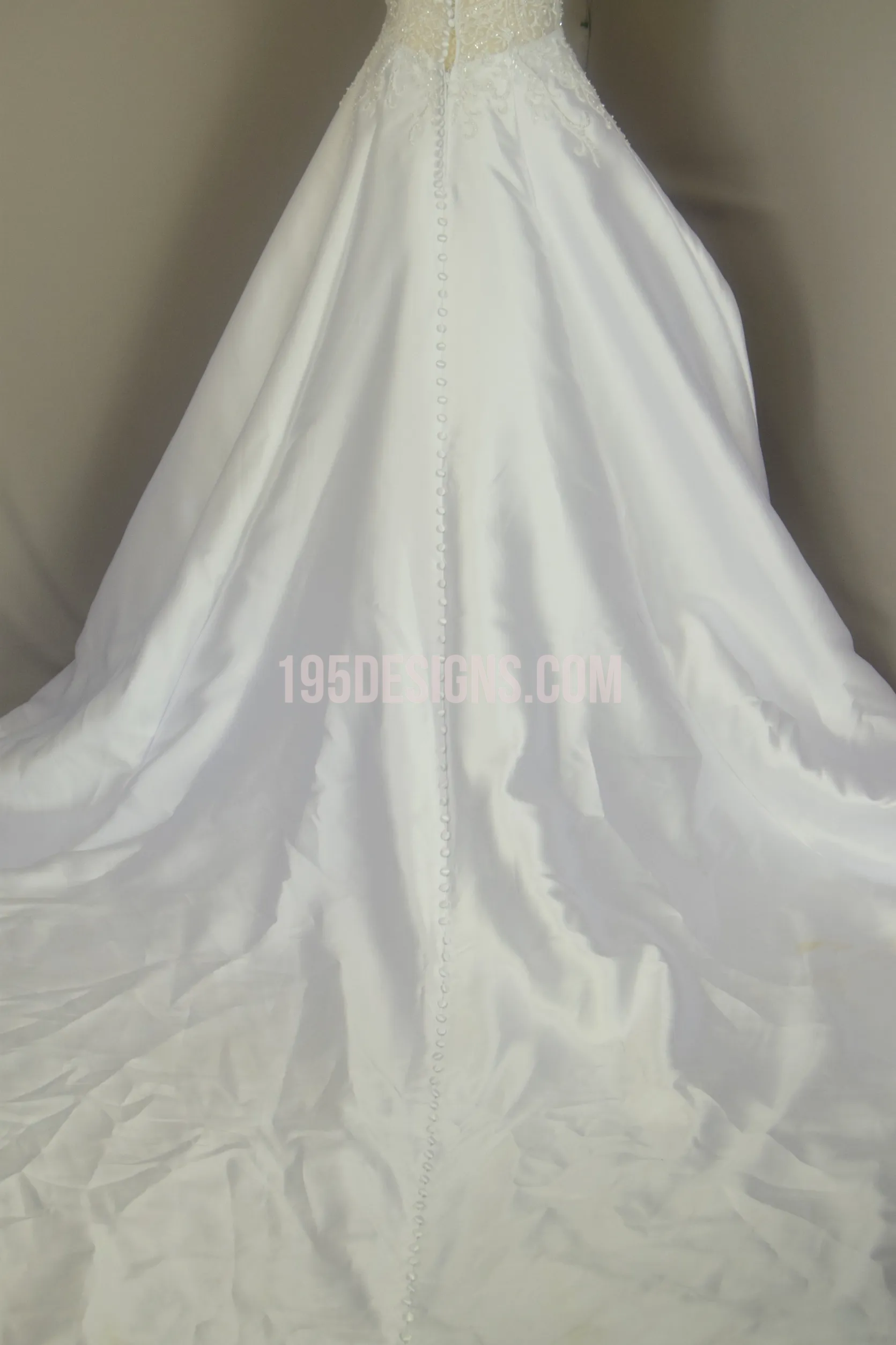 White Round Neck Wedding Dress