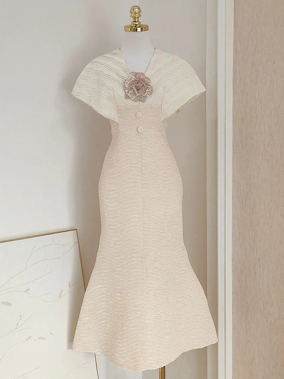 White V Neck Flower Fishtail Party Dress