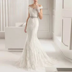 Women's Lace Applique Sleeveless Chapel Tail Wedding Dress